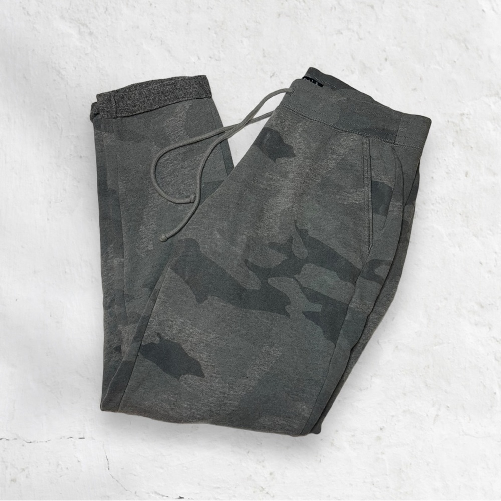 abercrombie & fitch grey camouflage sweatpants